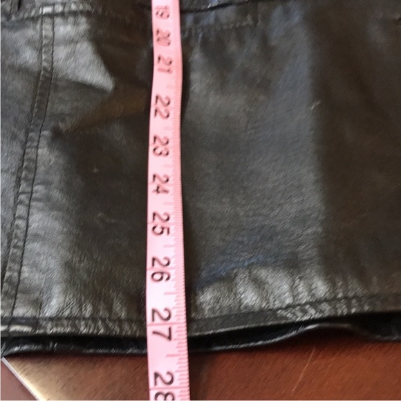 Clío Leather Women’s Jacket. Size Large
Great shape
No stains, no rips, no tears - Picture 7 of 8